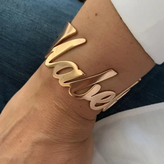 Aelicy™ Statement Name Bracelet – Oversized Custom Jewelry